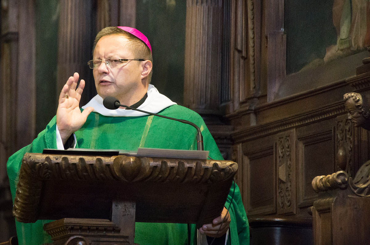 Polski arcybiskup szokuje swoimi deklaracjami: otwarcie zaprzecza tradycyjnemu nauczaniu Kościoła